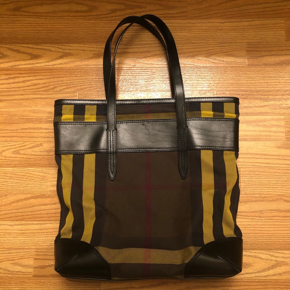 💯% AUTHENTIC Burberry Tote